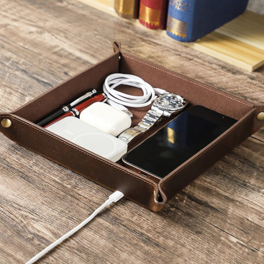 Plateau vide-poche en cuir avec chargeur sans fil personnalisable