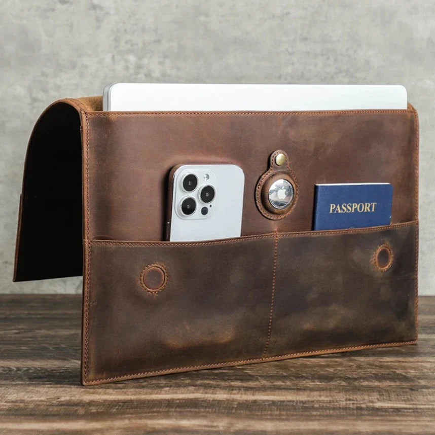 Étui pour MacBook Pro/Air avec porte-AirTag et rangement